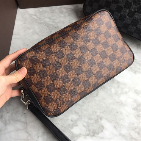 men's Lv clutch mechanic